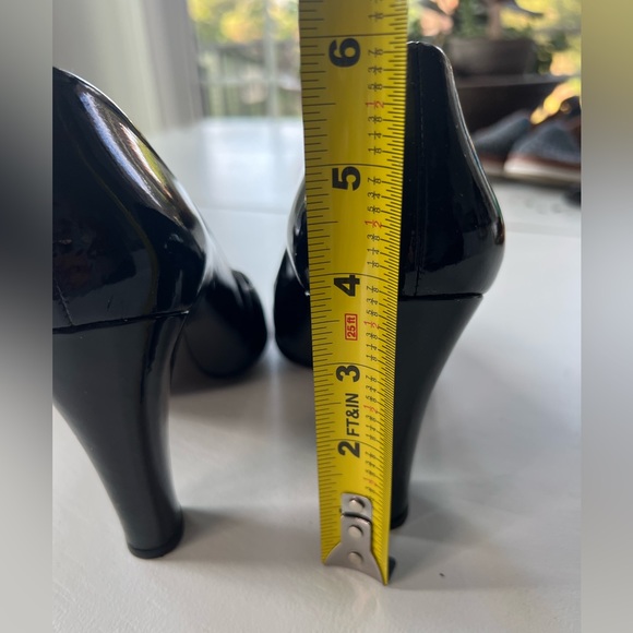 Stuart Weitzman Black Patent pumps size 8 - Picture 12 of 12